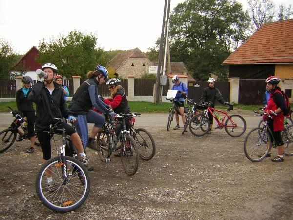 Morava, Znojmo, září 2007 > kola-zamek-sklipek (13)