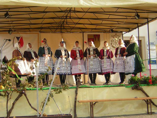 Morava, Znojmo, září 2007 > kola-zamek-sklipek (141)